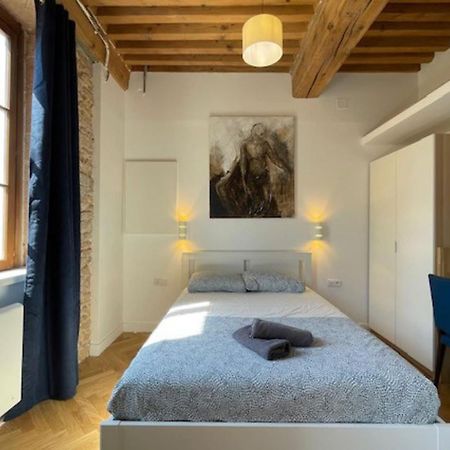 Le Petit St Pierre Charmant 2 Pers Valmy Lyon Exterior photo